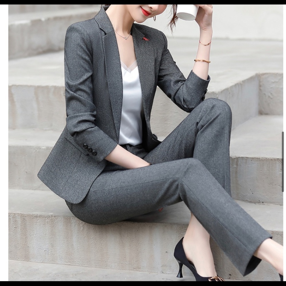 New Grey 2pc Women’s Business Career Suit, Small